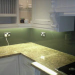 White kitchen splashback, Cowley